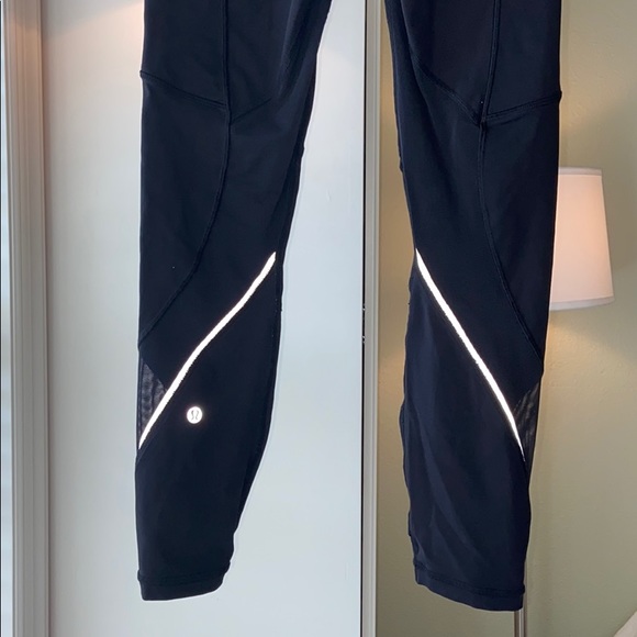Lululemon Gait Keeper 7/8 Tight 25" in Black - Picture 8 of 12